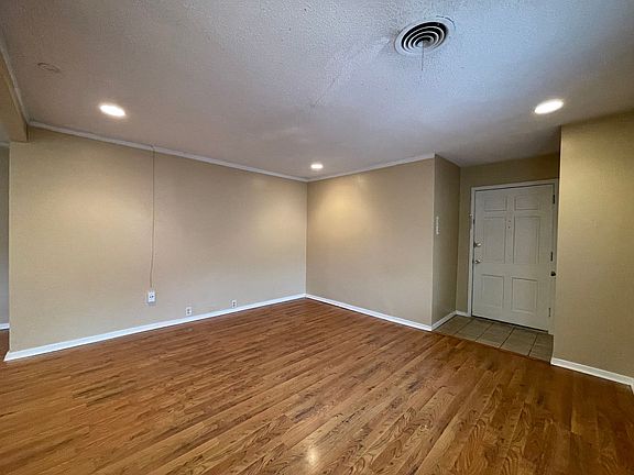 5th image of 2612 W Bewick St