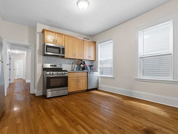 2nd image of 114-116 Thornton St