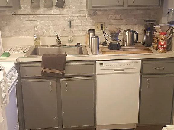 3rd image of 430 N 33rd St #1F