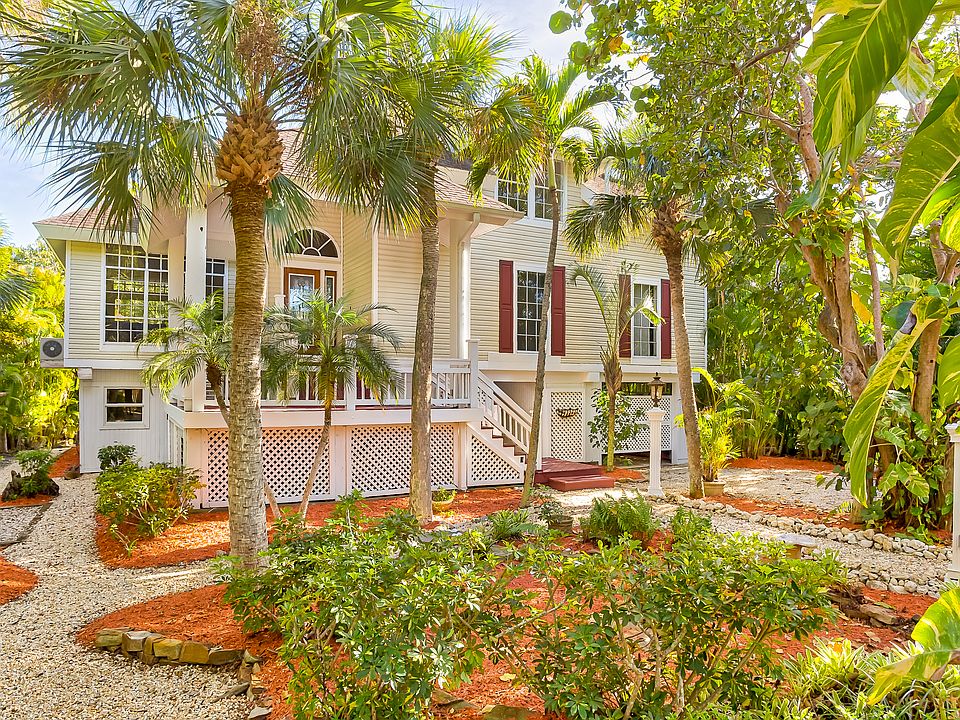 1st image of 950 Cabbage Palm Ct