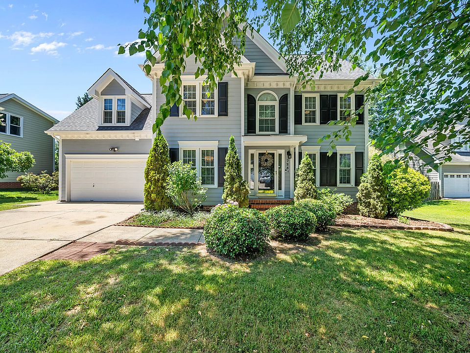 1st image of 725 Bahama Ct
