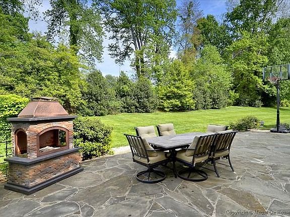 2nd image of 909 Falls Manors Ct