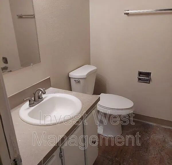 3331 NE 57th Ave #8 — Photo 7
