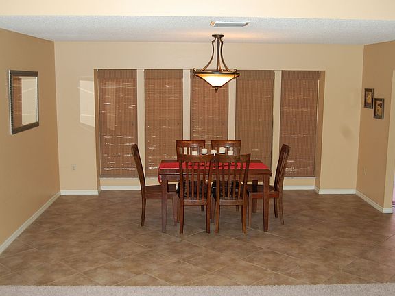 3rd image of 1805 Carolina Ct