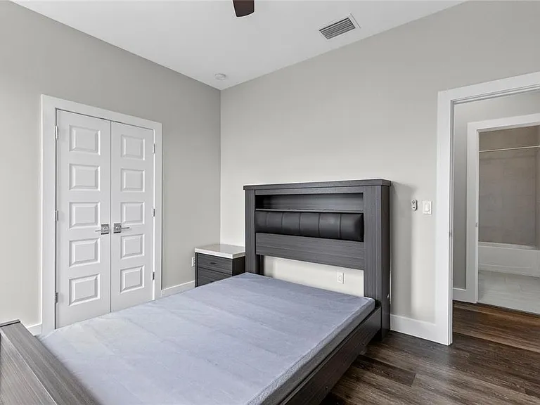 14105 Corrigan Ave #B — Photo 10