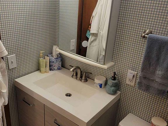 3rd image of 1250 Nicholson Ave #1250