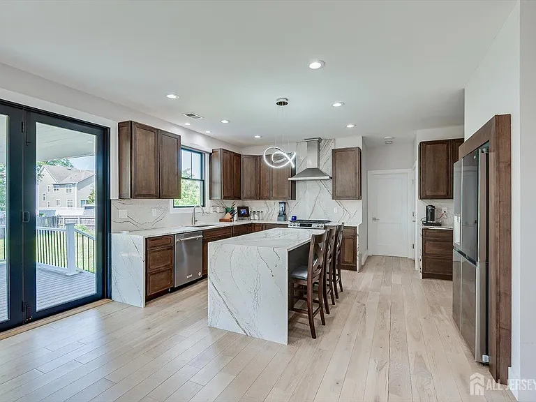 145 Center St — Photo 13