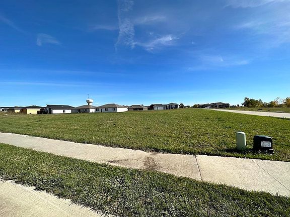 2nd image of 3713 Larchwood Circle
