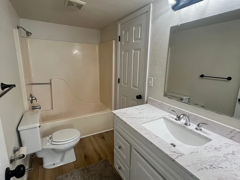 2509 Carnation Dr — Photo 4