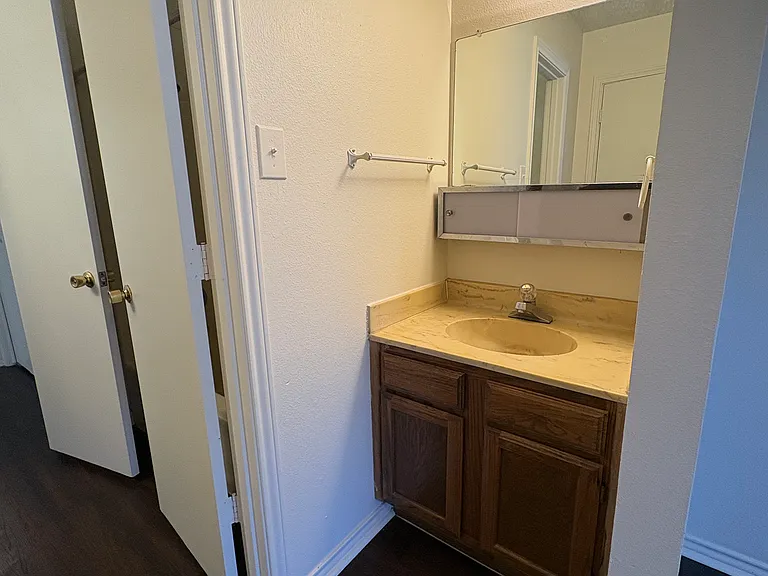 714 Hillcrest Ct — Photo 12