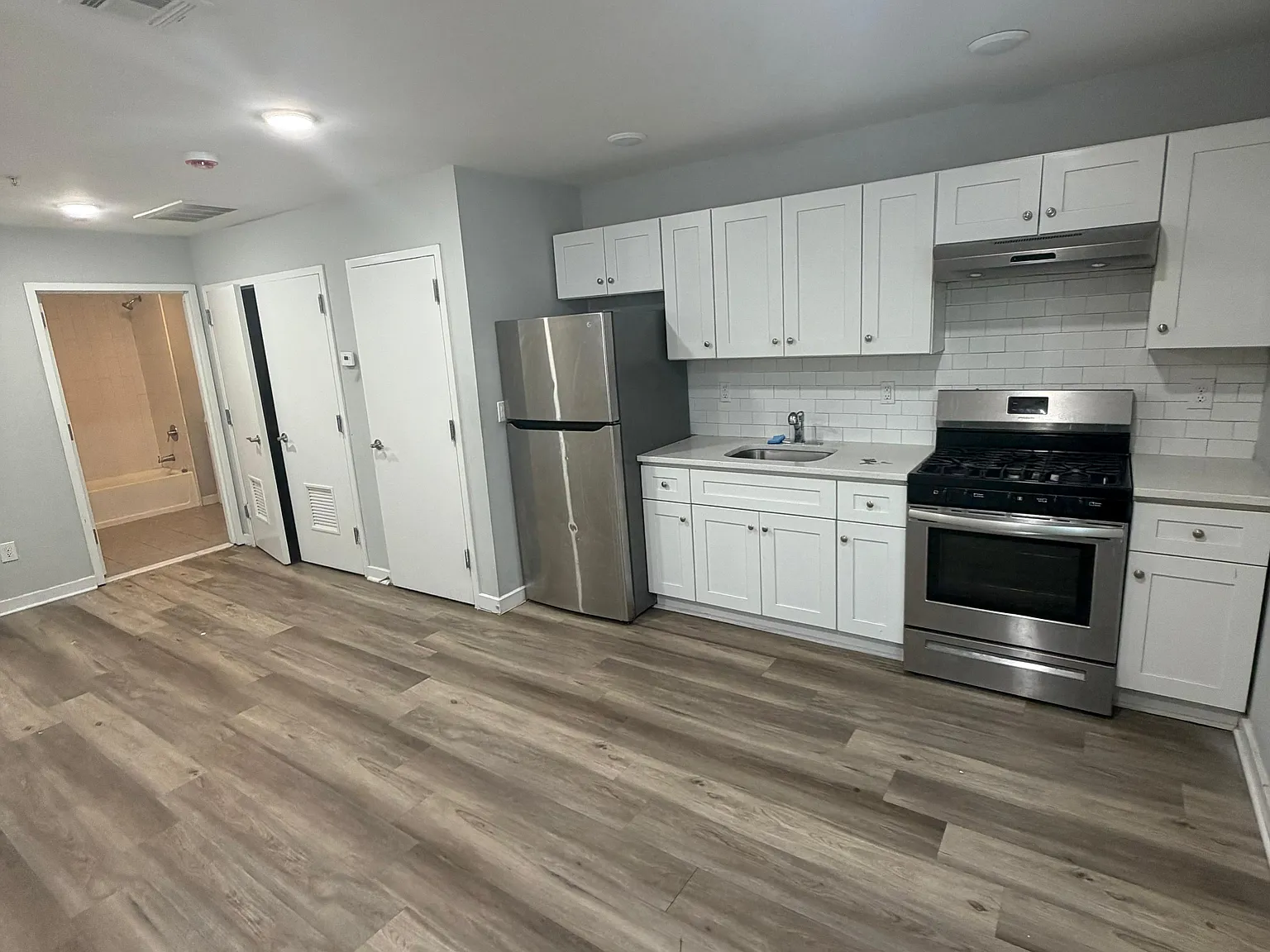 Studio, $1,590 — Photo 2