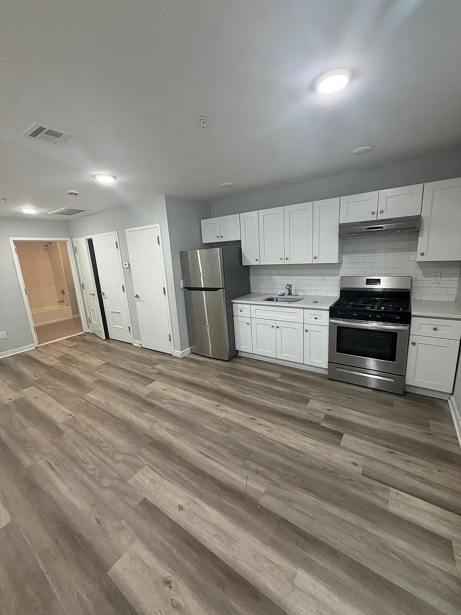 Building Photo - 154 Hamilton Ave #402