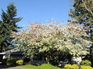 3050 SW Raleighview Dr, Portland, OR 97225