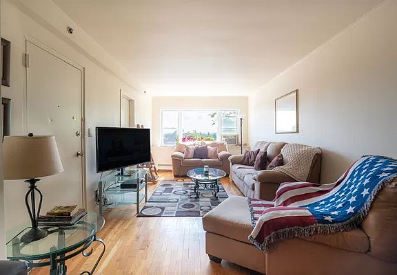 4th image of 21-00 77th St #1