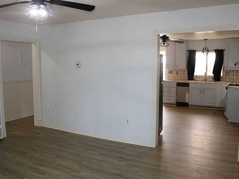 135 Poinsettia Ave — Photo 7