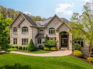 2207 Grandeur Dr, Gibsonia, PA