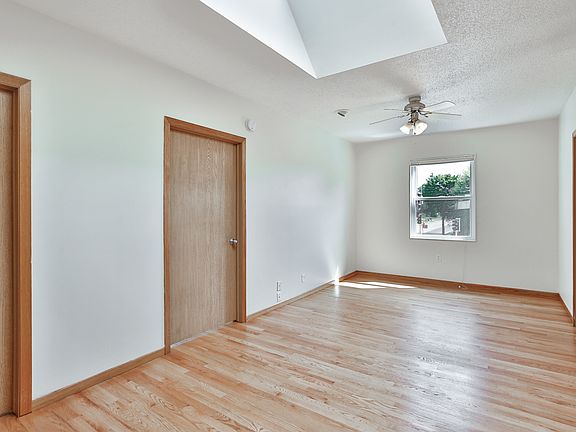 4th image of 837 15th Ave SE #940907