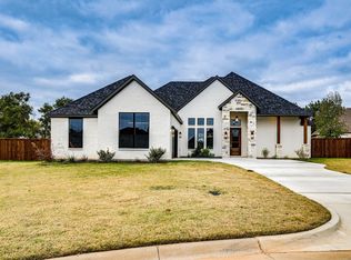 108 Bent Creek Ct, Cleburne, TX 76033