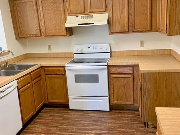 4th image of 339 Gregory Ln #1
