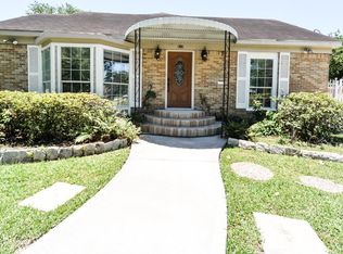 610 Fairbanks St, Houston, TX 77009