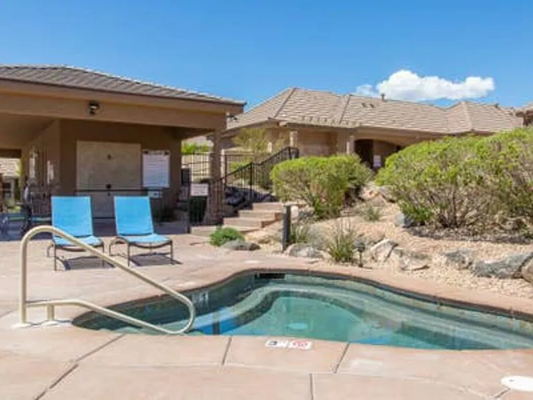E Torrey Pines Dr — Photo 24