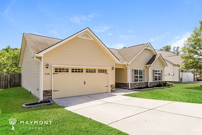 3 bed, 2.0 bath, 1605 sqft, $1,795 — Photo 3