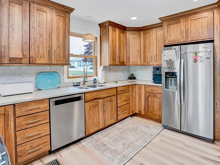 218 Long Island Dr — Photo 15
