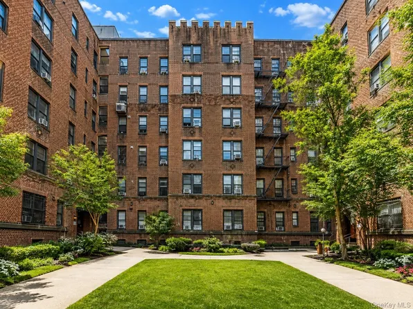 4220 Kissena Boulevard ES (5th Floor), Flushing, NY 11355