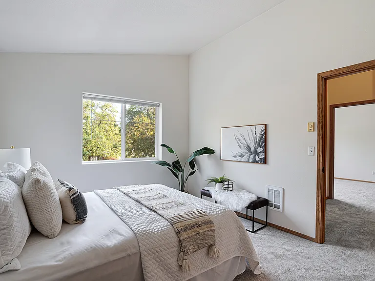 6303 SE Woodstock Blvd #1 — Photo 8