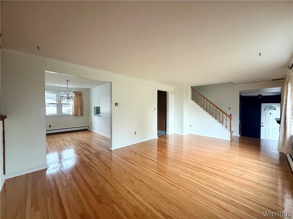 4 bed, 2.5 bath, 1972 sqft, $3,000 — Photo 3