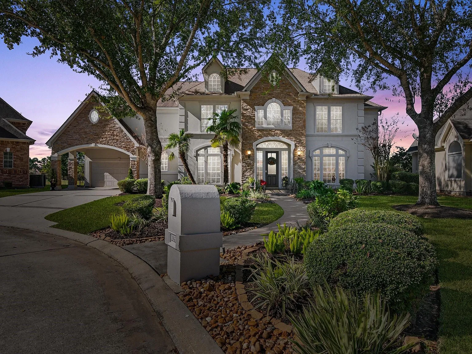 4 bed, 5.0 bath, 4669 sqft, $5,300 — Photo 4