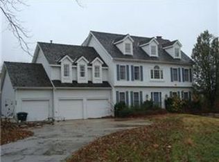 6908 Hickory Holw, Kansas City, MO 64152