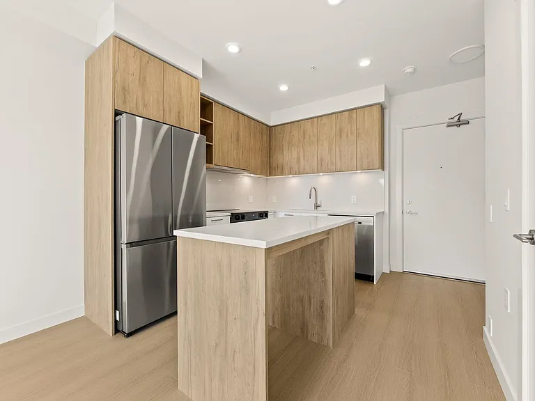 82 1st St #203 — Photo 5