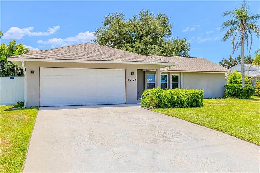 3 bed, 2.0 bath, 1676 sqft, $3,450 — Photo 1