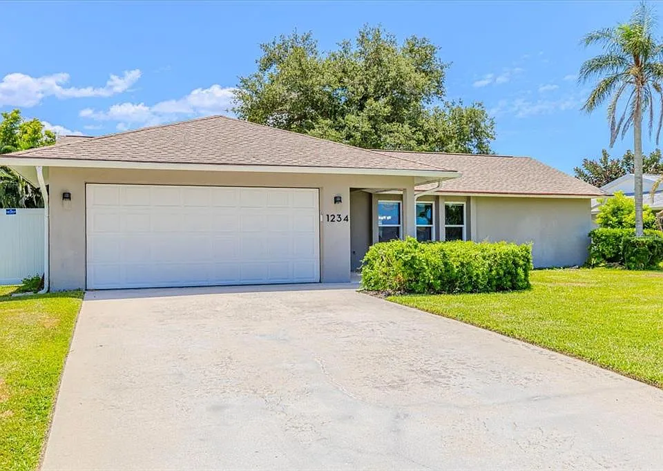 1234 Pinebrook Way