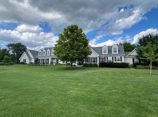 6N171 E Ridgewood Dr, St Charles, IL 60175