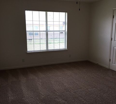 4th image of 4401 Thunder Creek Dr #B