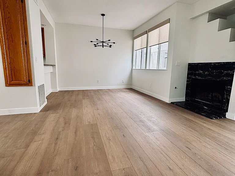 501 Herondo St #18 — Photo 8