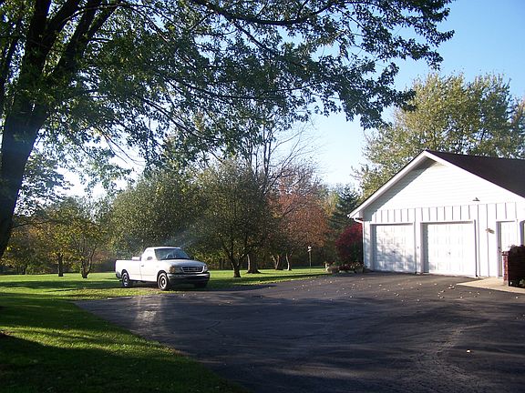 2 car Garage 612 sg ft