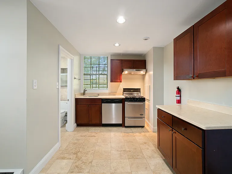 34 Benefit St — Photo 9