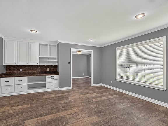 4th image of 2308 Kentucky Dr