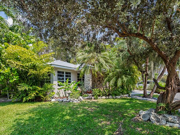 5th image of 1501 Laird St