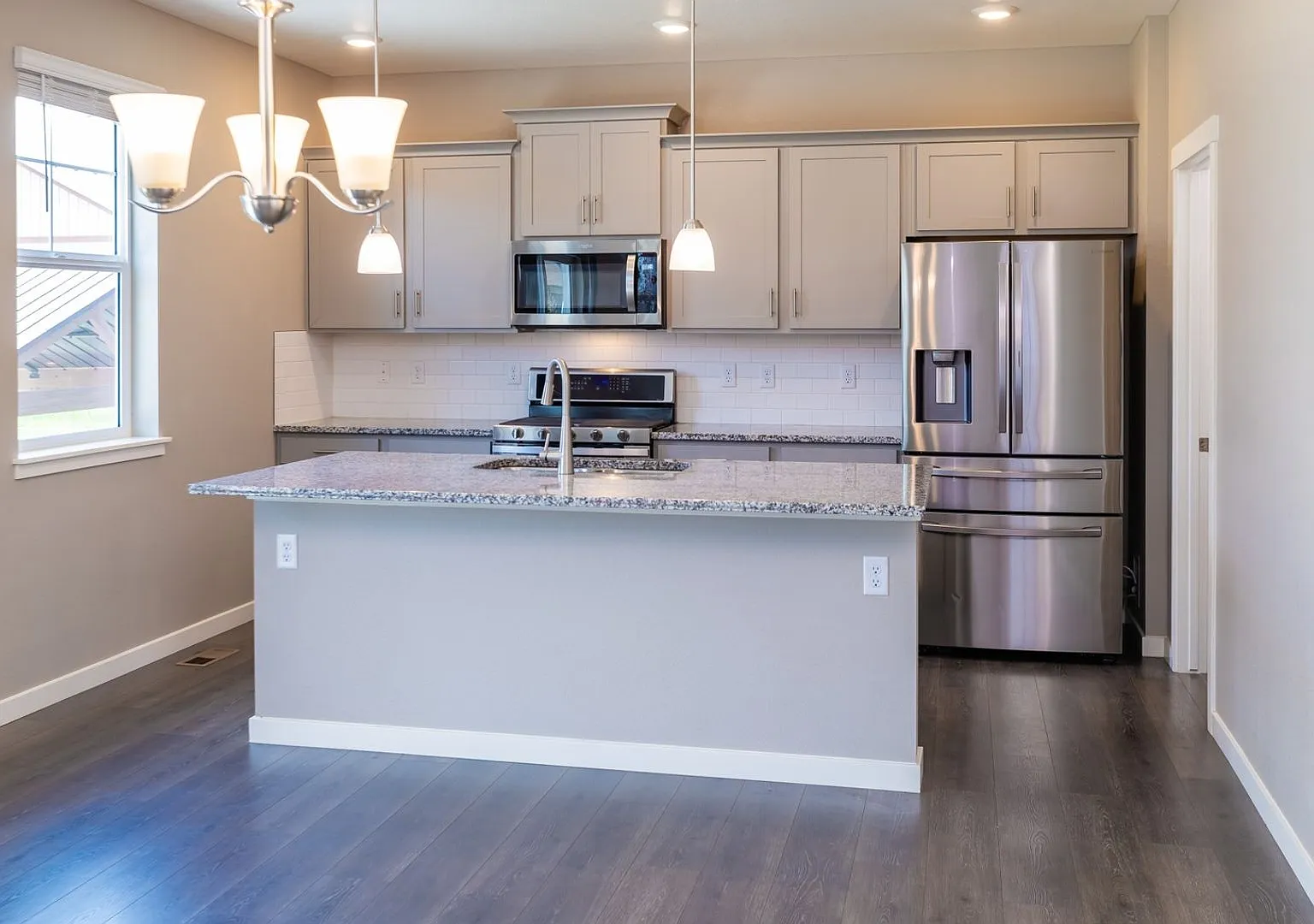 Stunning 4BR House in Berthoud — Photo 2