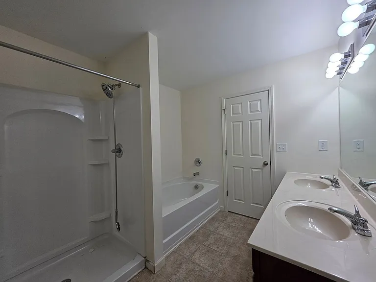 1490 Avalon Creek Rd — Photo 10