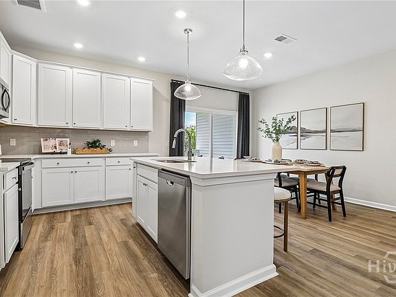2nd image of 22 Hidden Pointe Drive