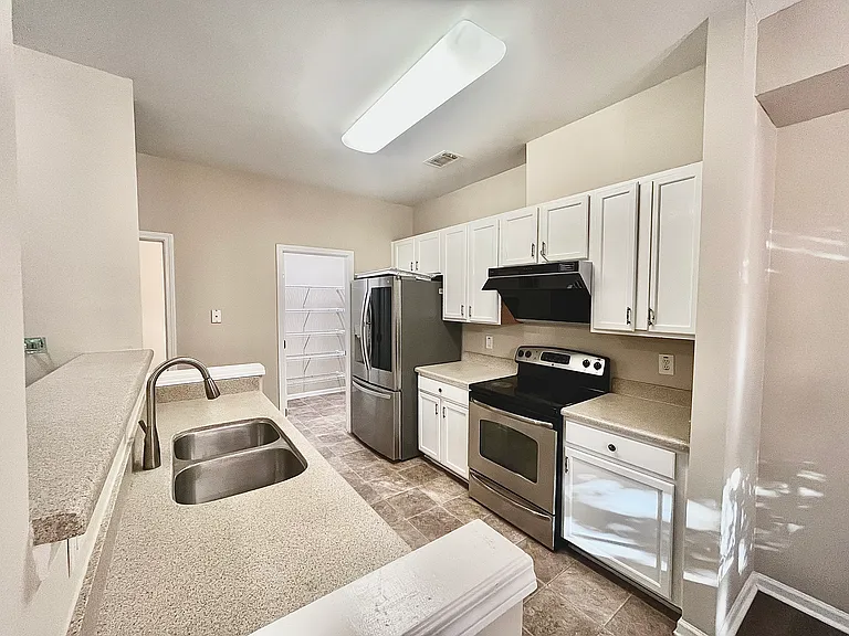 1659 Tailmore Ln — Photo 9
