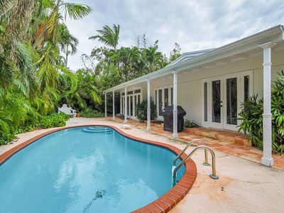 240 Hampton Ln, Key Biscayne, FL, 33149