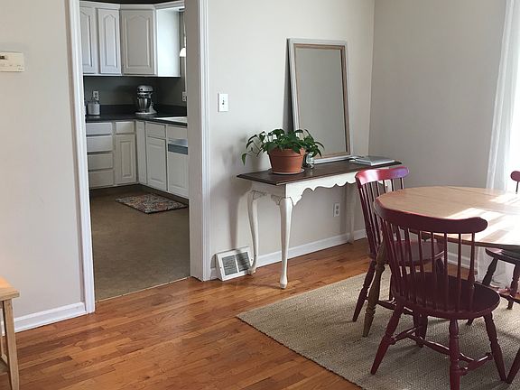 4th image of 215 W 1st Ave