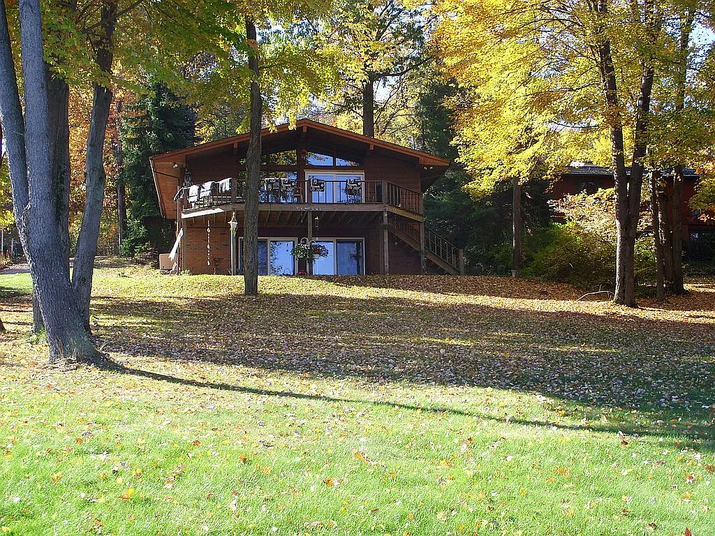 47775 Tomahawk Dr photo 1