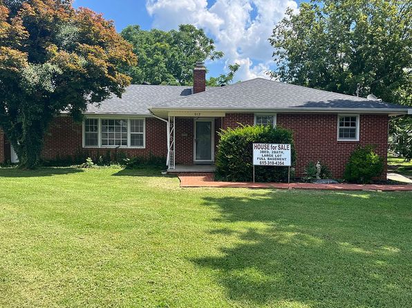 912 W Main St